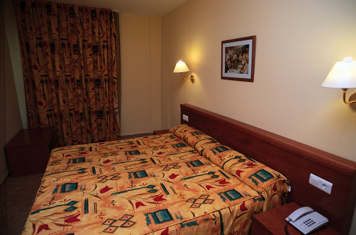 Imagen de la habitación del Aparthotel Festival Village. Foto 8