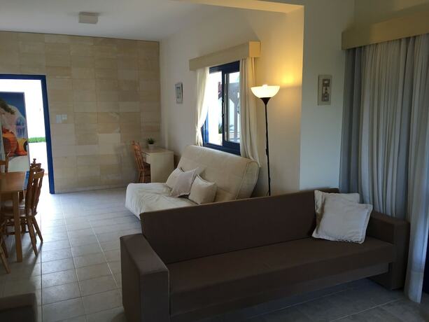 Imagen general del Aparthotel Flouressia Gardens. Foto 10