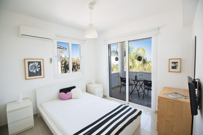 Imagen de la habitación del Aparthotel Flouressia Gardens. Foto 13