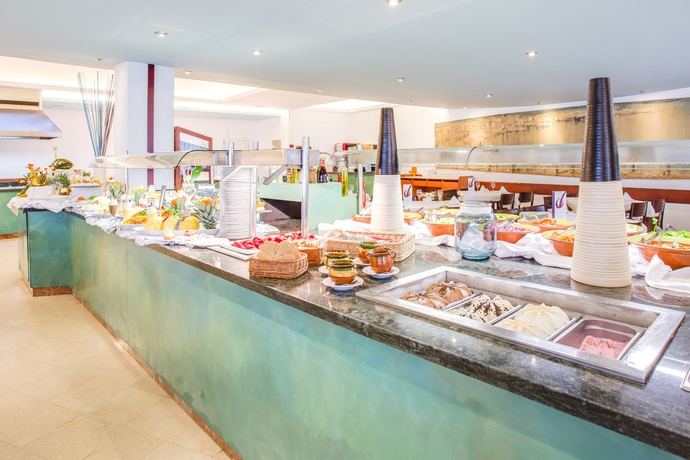 Imagen del bar/restaurante del Aparthotel Fontanellas Playa. Foto 4