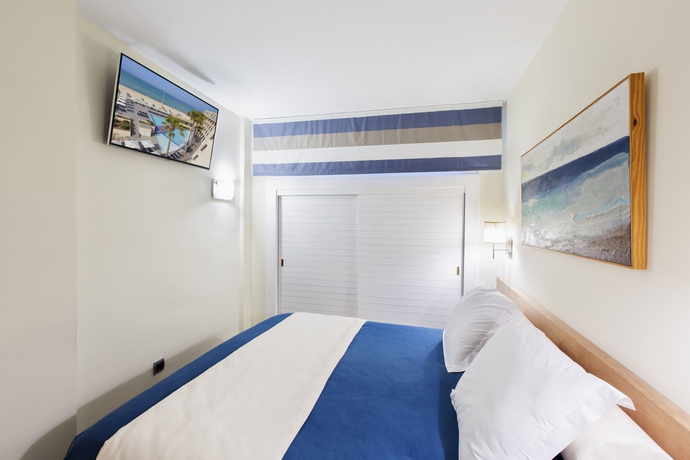 Imagen de la habitación del Aparthotel Fontanellas Playa. Foto 10