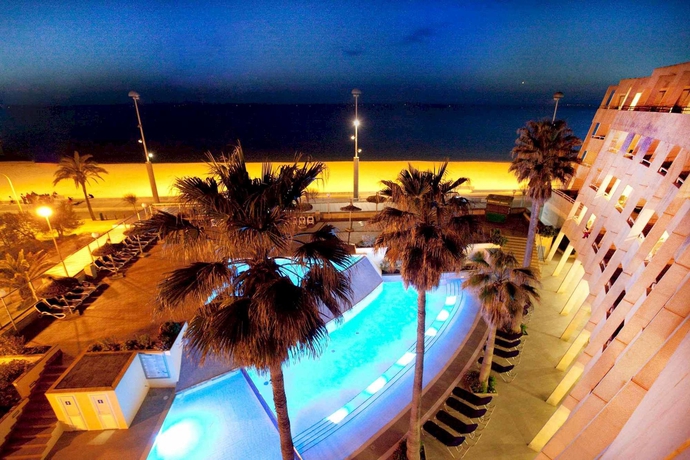Imagen de los exteriores del Aparthotel Fontanellas Playa. Foto 16