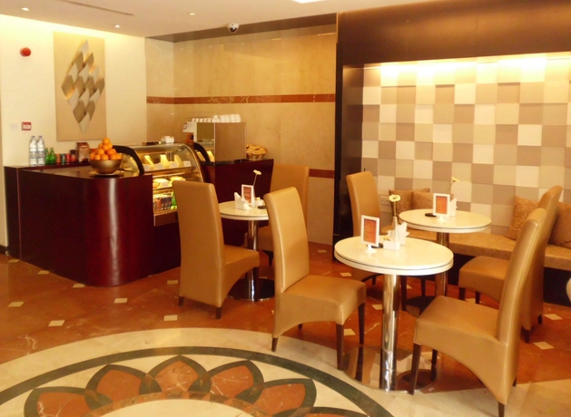 Imagen del bar/restaurante del Aparthotel Fortune Classic Hotel Apartments. Foto 2