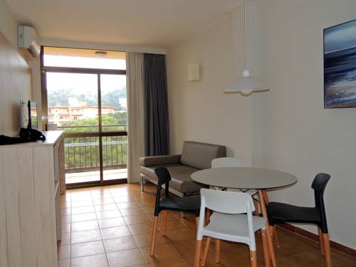 Imagen de la habitación del Aparthotel GHT Tossa Park. Foto 5