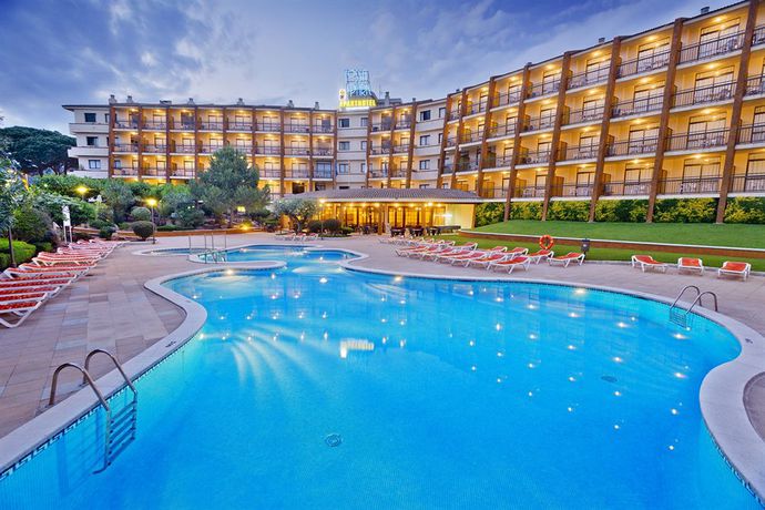 Imagen general del Aparthotel GHT Tossa Park. Foto 1