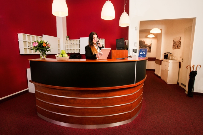 Imagen de los interiores del Aparthotel GOZSDU COURT. Foto 7