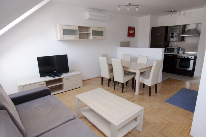 Imagen de la habitación del Aparthotel GOZSDU COURT. Foto 4
