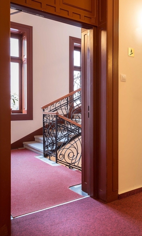 Imagen de los interiores del Aparthotel GOZSDU COURT. Foto 11