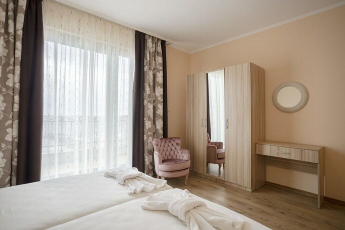 Imagen de la habitación del Aparthotel Gardenia Beach Palace. Foto 17