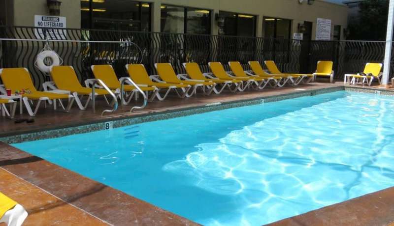 Imagen de la piscina del Aparthotel GetAways at Jockey Club. Foto 20
