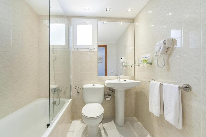 Imagen de la habitación del Aparthotel Globales Bouganvilla. Foto 11