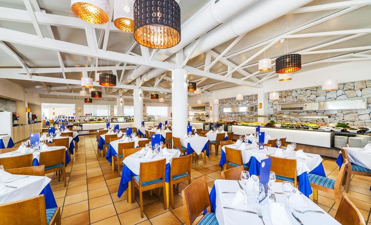 Imagen del bar/restaurante del Aparthotel Globales Bouganvilla. Foto 4