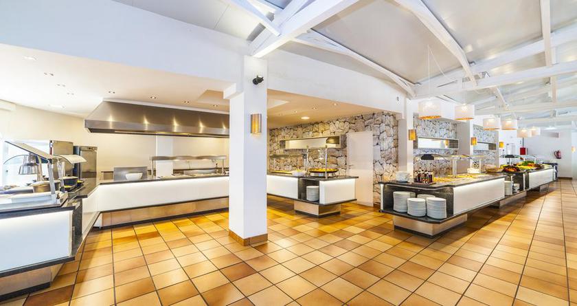 Imagen de los interiores del Aparthotel Globales Bouganvilla. Foto 17