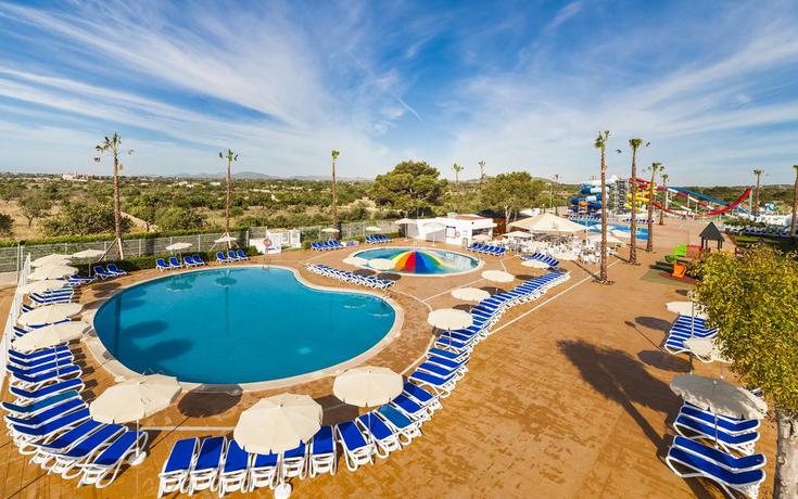 Imagen de la piscina del Aparthotel Globales Bouganvilla. Foto 23