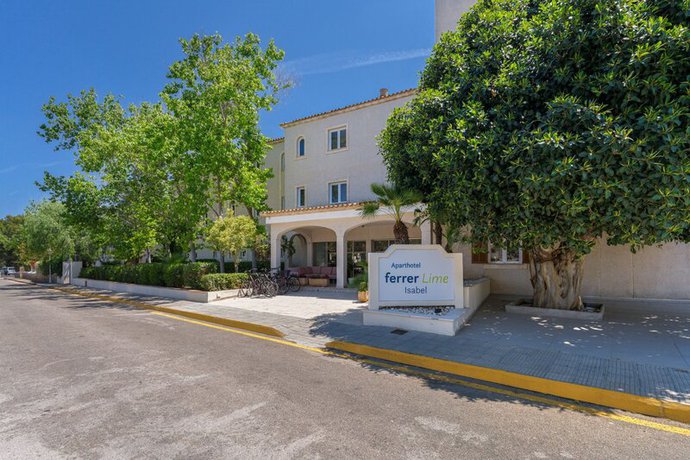 Imagen de los exteriores del Aparthotel Globales Isabel. Foto 8