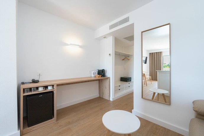 Imagen de la habitación del Aparthotel Globales Isabel. Foto 5