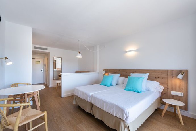 Imagen de la habitación del Aparthotel Globales Isabel. Foto 6