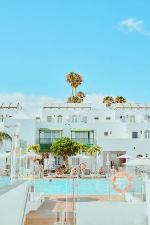 Imagen de los exteriores del Aparthotel Gloria Izaro Club Hotel. Foto 12