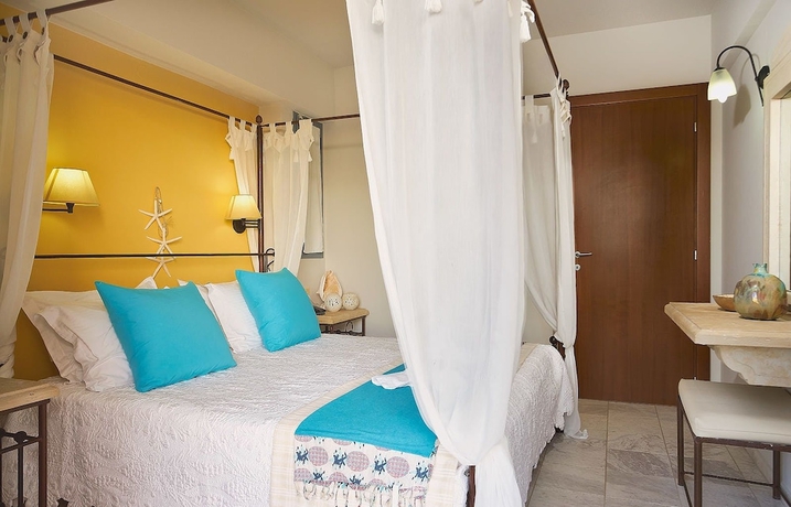 Imagen de la habitación del Aparthotel Golden Bay. Foto 9