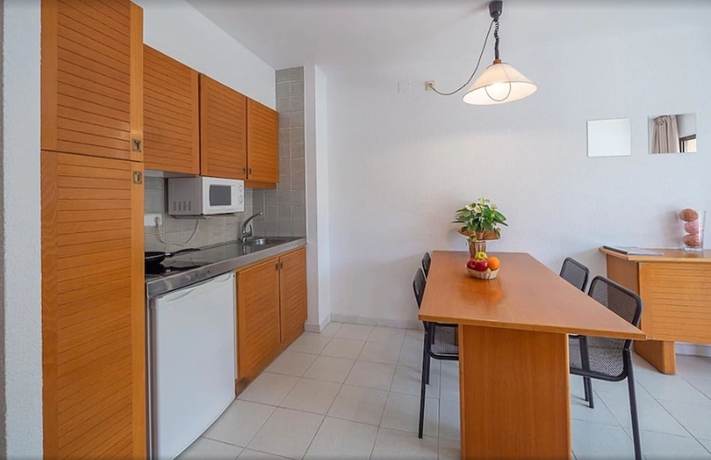 Imagen de la habitación del Aparthotel Golf Beach, Playa de Pals. Foto 7