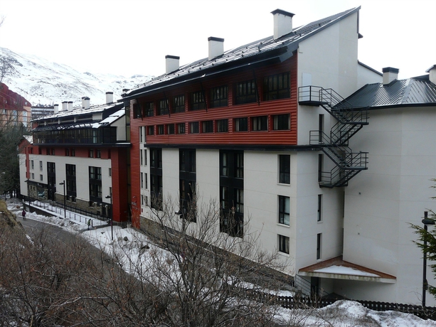 Imagen general del Aparthotel Gorbea, Sierra Nevada. Foto 1