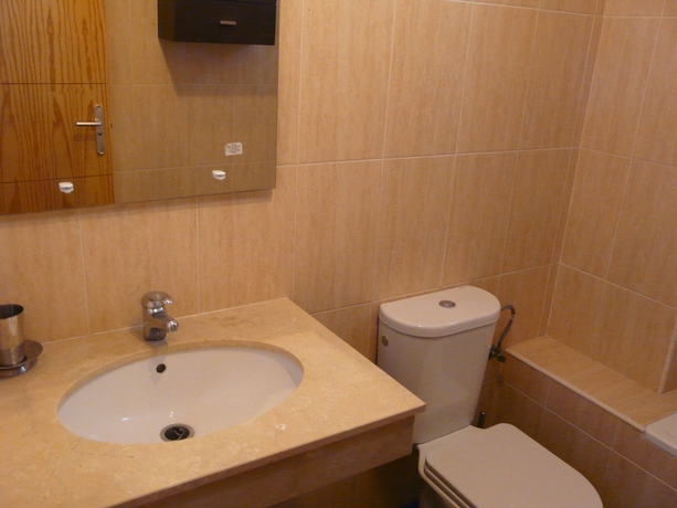 Imagen de la habitación del Aparthotel Gorbea, Sierra Nevada. Foto 5