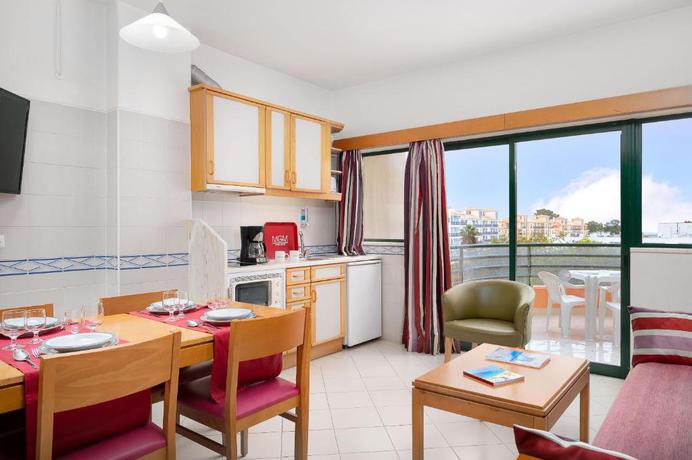 Imagen general del Aparthotel Grand Muthu Forte Da Oura. Foto 9