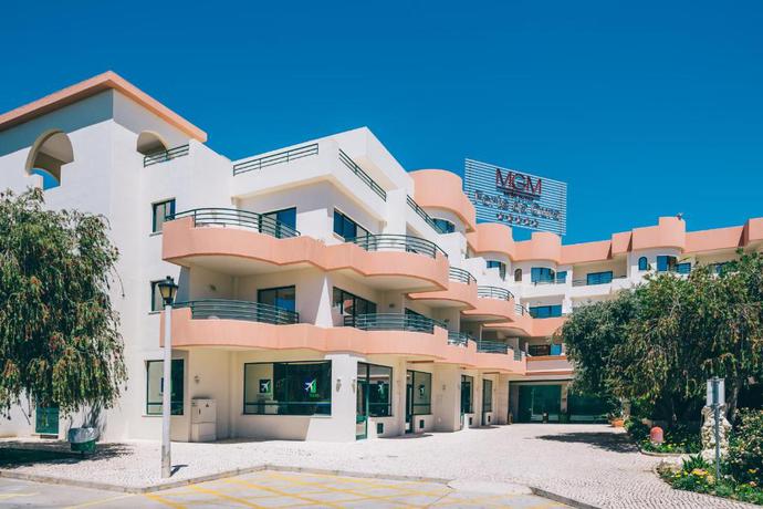 Imagen general del Aparthotel Grand Muthu Forte Da Oura. Foto 11