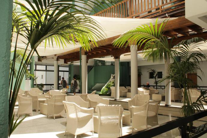 Imagen de los exteriores del Aparthotel Green Field. Foto 12