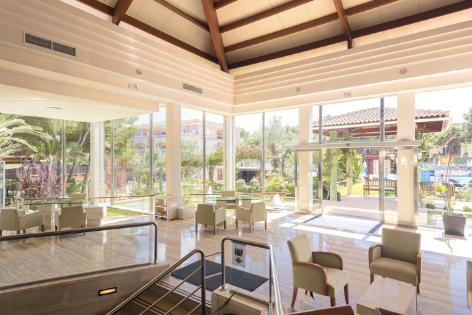 Imagen de los interiores del Aparthotel Green Garden Aparthotel. Foto 6