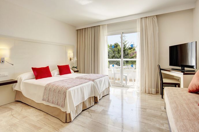 Imagen de la habitación del Aparthotel Grupotel Alcudia Suite. Foto 3