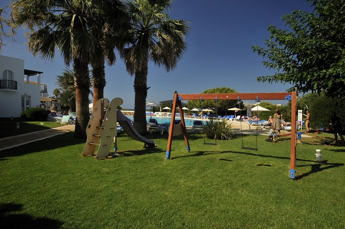 Imagen de los exteriores del Aparthotel Grupotel Aldea Cala'n Bosch. Foto 12