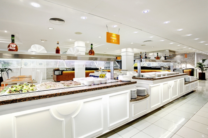 Imagen del bar/restaurante del Aparthotel Grupotel Mar De Menorca. Foto 5
