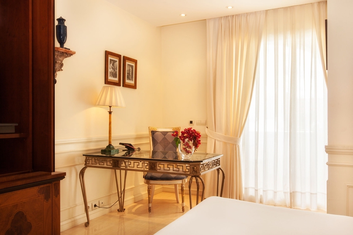 Imagen de la habitación del Aparthotel Guadalpin Suites, Marbella. Foto 11