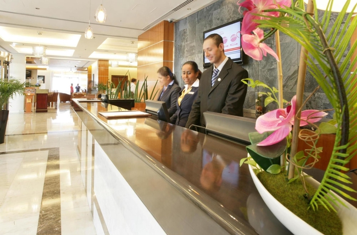 Imagen de los exteriores del Aparthotel HOTEL AURIS APARTMENT DEIRA. Foto 2