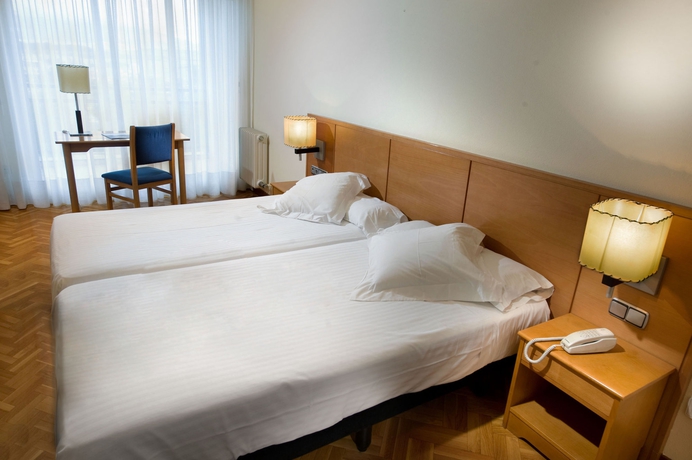 Imagen de la habitación del Aparthotel HOTEL SERCOTEL SUITES MIRASIERRA. Foto 3