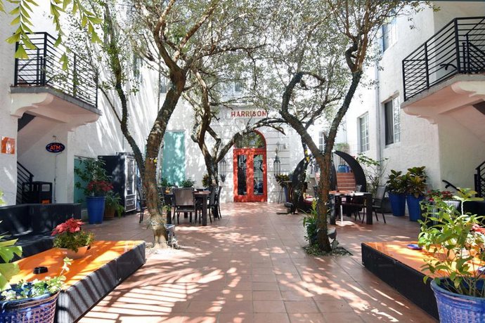 Imagen de los interiores del Aparthotel Harrison On the Beach. Foto 4