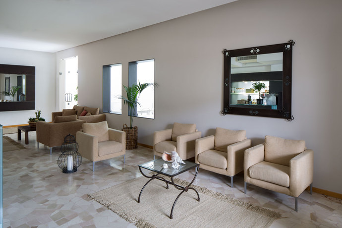 Imagen de los interiores del Aparthotel Harvey Suites. Foto 10