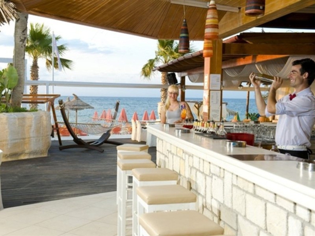 Imagen general del Aparthotel High Beach White. Foto 3