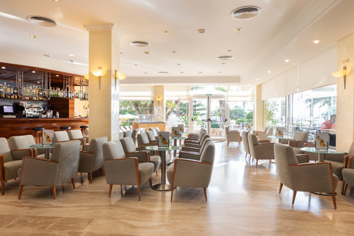 Imagen de los interiores del Aparthotel Hipotels Dunas Cala Millor. Foto 13