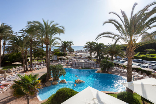 Imagen de la piscina del Aparthotel Hipotels Dunas Cala Millor. Foto 16