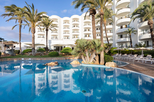 Imagen de la piscina del Aparthotel Hipotels Dunas Cala Millor. Foto 20