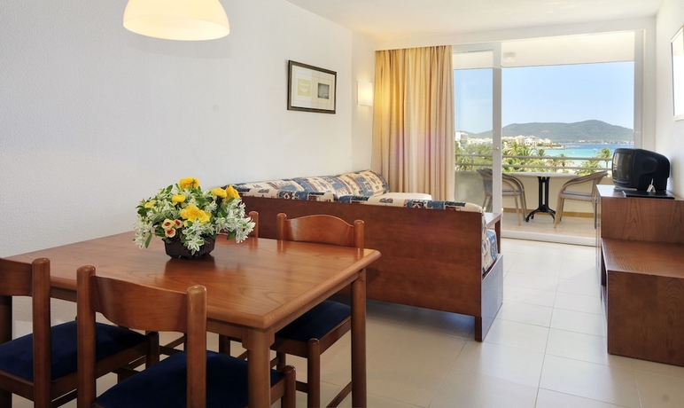 Imagen de la habitación del Aparthotel Hipotels Mercedes. Foto 4
