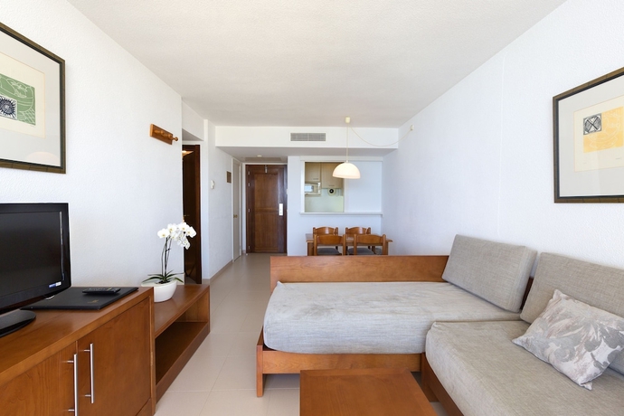 Imagen de la habitación del Aparthotel Hipotels Mercedes. Foto 11