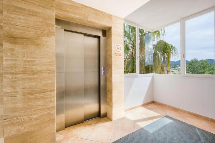 Imagen general del Aparthotel Hotel Akeah Rosamar Ibiza. Foto 4