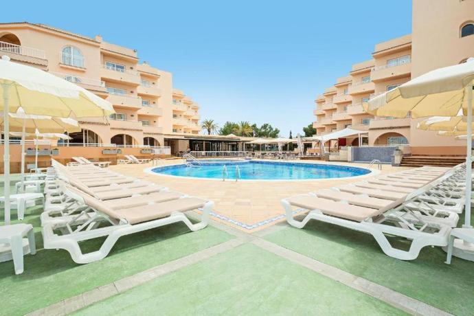 Imagen general del Aparthotel Hotel Akeah Rosamar Ibiza. Foto 8