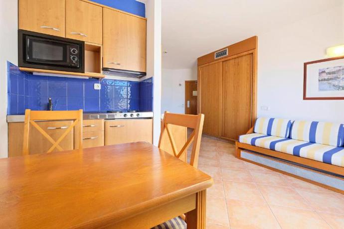 Imagen general del Aparthotel Hotel Akeah Rosamar Ibiza. Foto 12