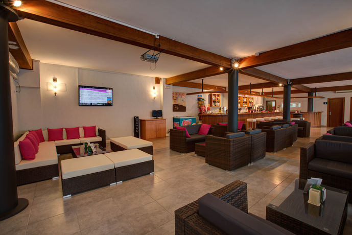 Imagen del bar/restaurante del Aparthotel Hotel Apartamentos Solimar. Foto 4