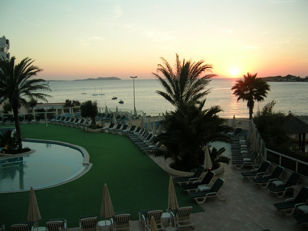 Imagen de los exteriores del Aparthotel Hotel Blau Parc. Foto 4
