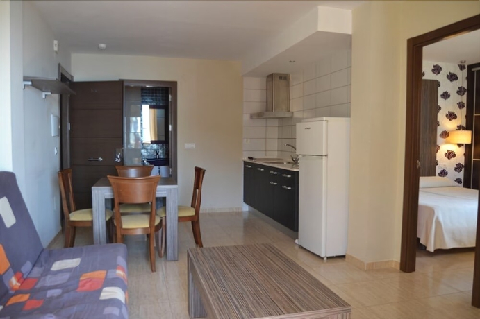 Imagen de la habitación del Aparthotel Hotel Costamar. Foto 11